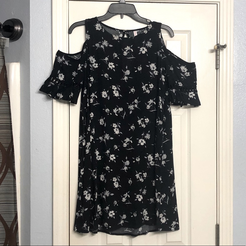 Xhilaration cold shoulder dress